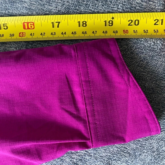 COLUMBIA Omni-Shade Sun Protection Magenta Button Down Hiking Camping Shirt XS - Picture 14 of 15